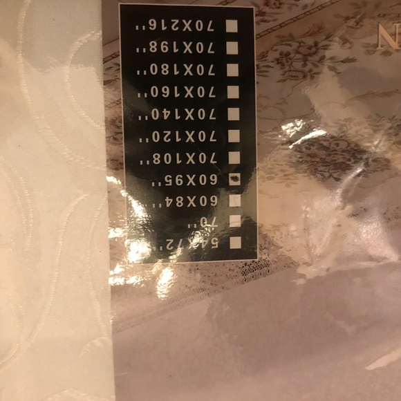 Table Cloth - Picture 3 of 3